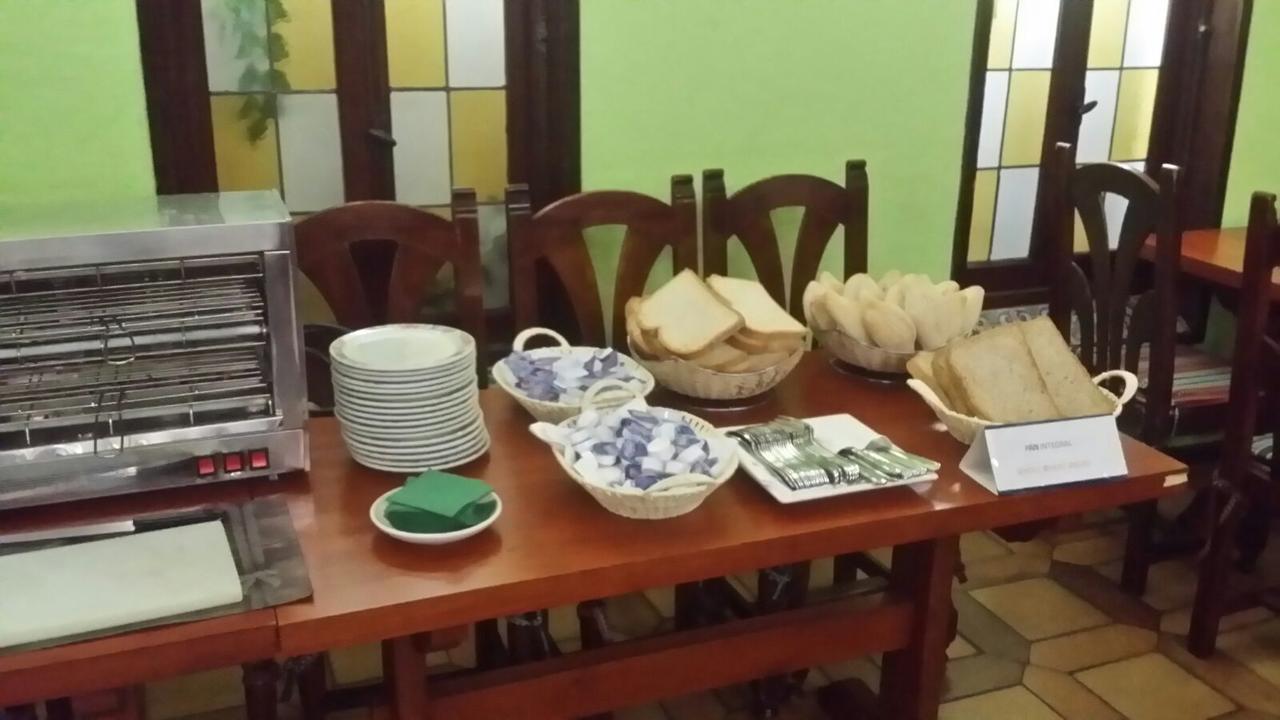 Hotel Dona Lina セビリア エクステリア 写真