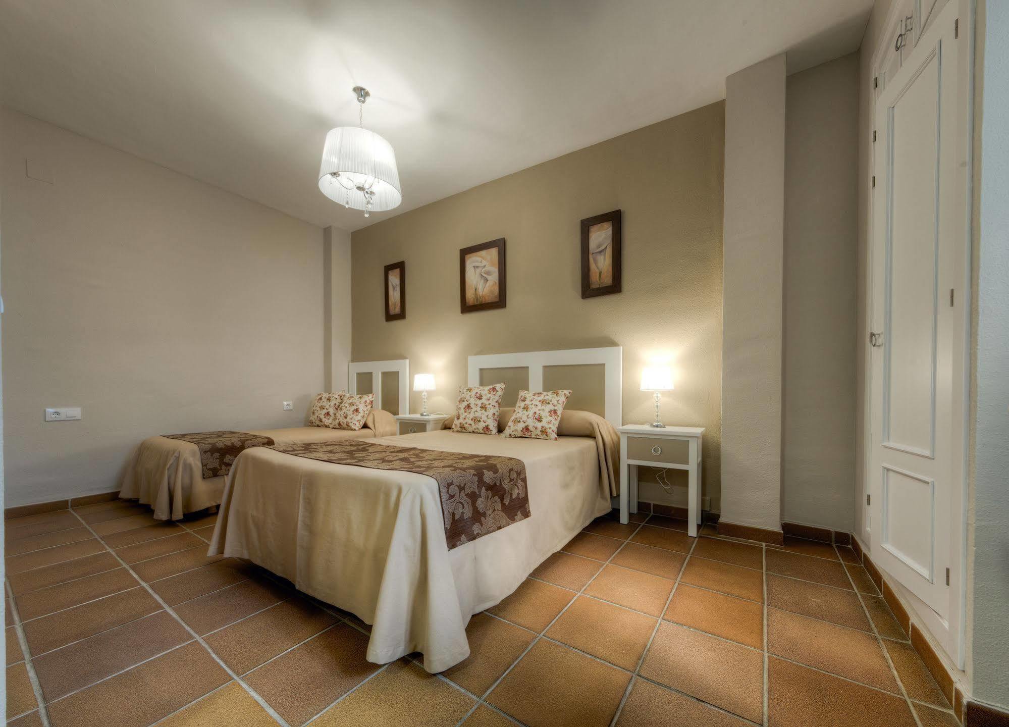 Hotel Dona Lina セビリア エクステリア 写真